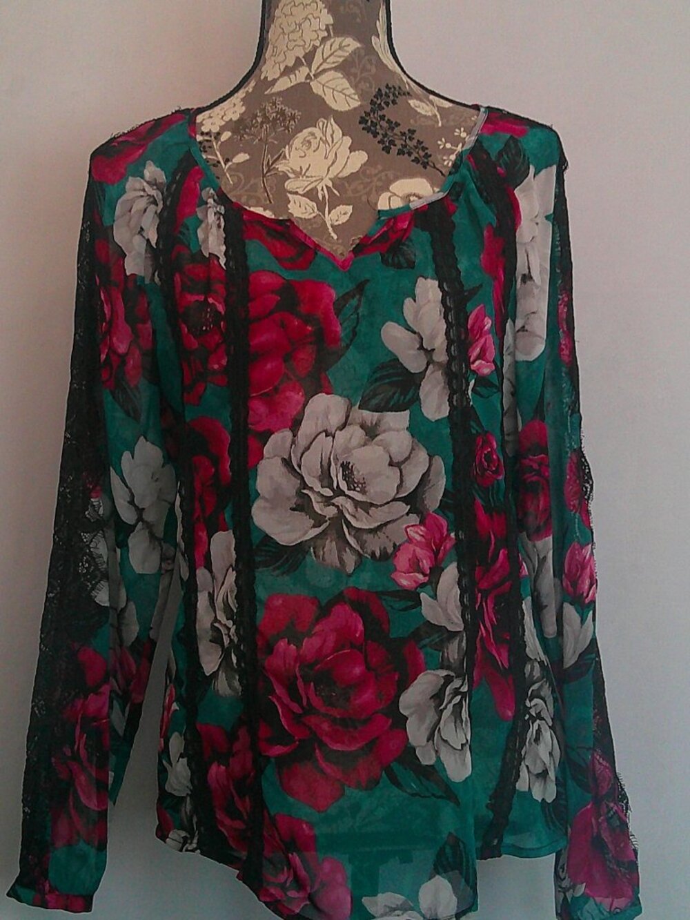 White House Black Market Top Small Floral Lace Long Sleeve Sheer Blouse